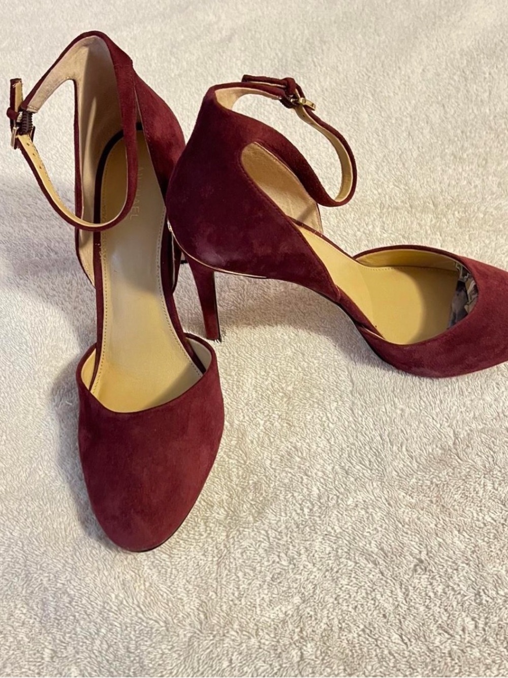 Micheal Kors Suede Ankle-Strap Pointed-Toe Heels in Burgundy. + A LITTLE GIFT 🎁